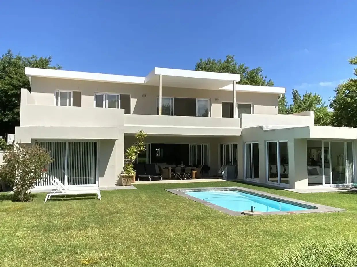 House Erinvale finished, the added upper storey seen from the garden